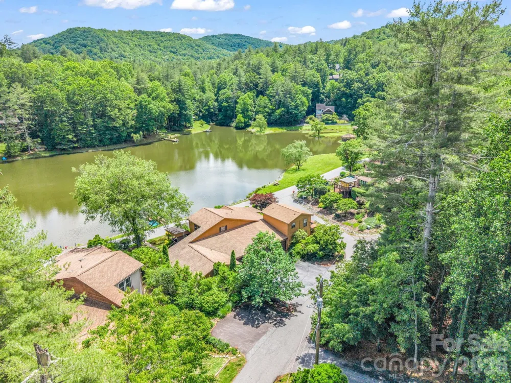 117 Willow Way Hendersonville, NC 28739