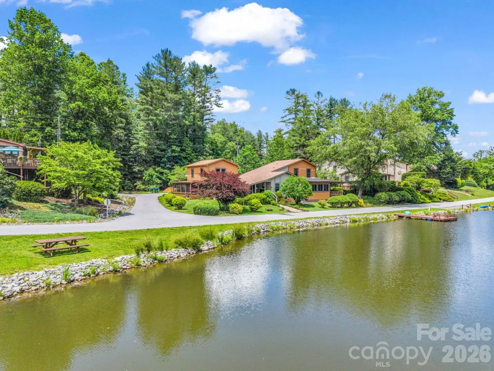 117 Willow Way Hendersonville, NC 28739
