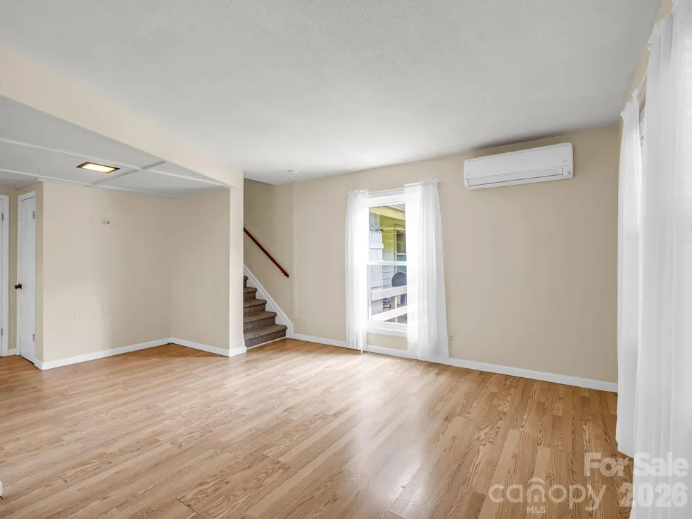 117 Willow Way Hendersonville, NC 28739