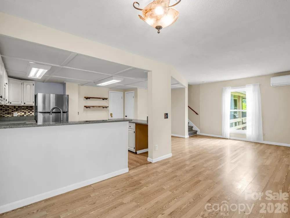 117 Willow Way Hendersonville, NC 28739