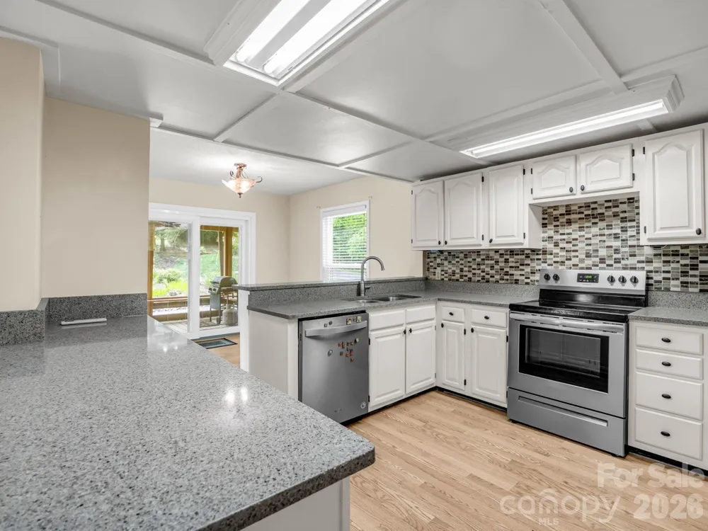 117 Willow Way Hendersonville, NC 28739
