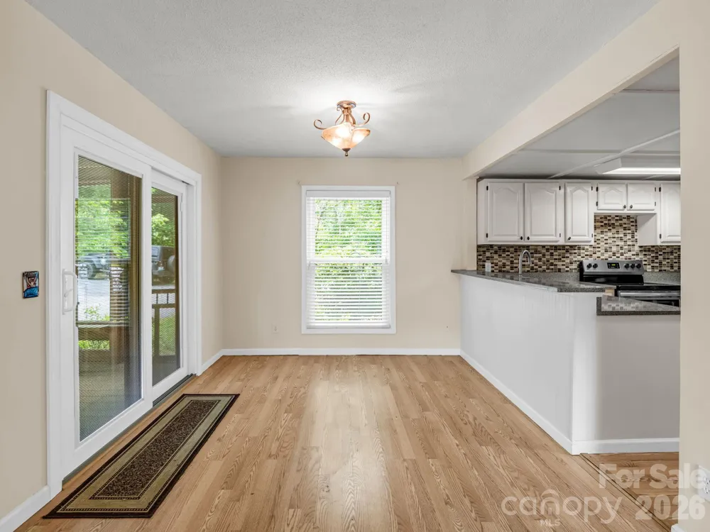 117 Willow Way Hendersonville, NC 28739