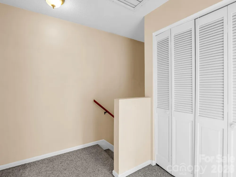 117 Willow Way Hendersonville, NC 28739