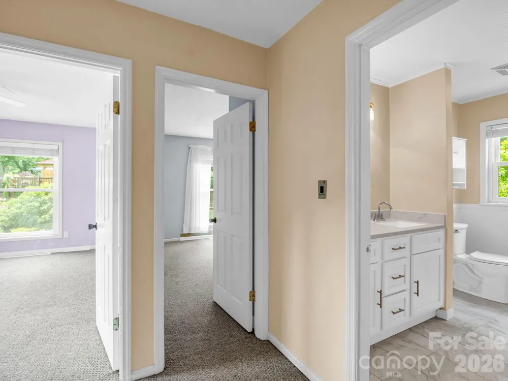 117 Willow Way Hendersonville, NC 28739