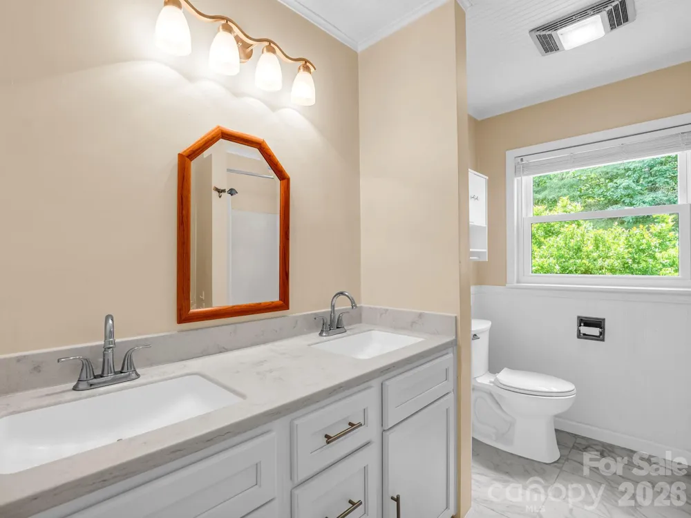 117 Willow Way Hendersonville, NC 28739