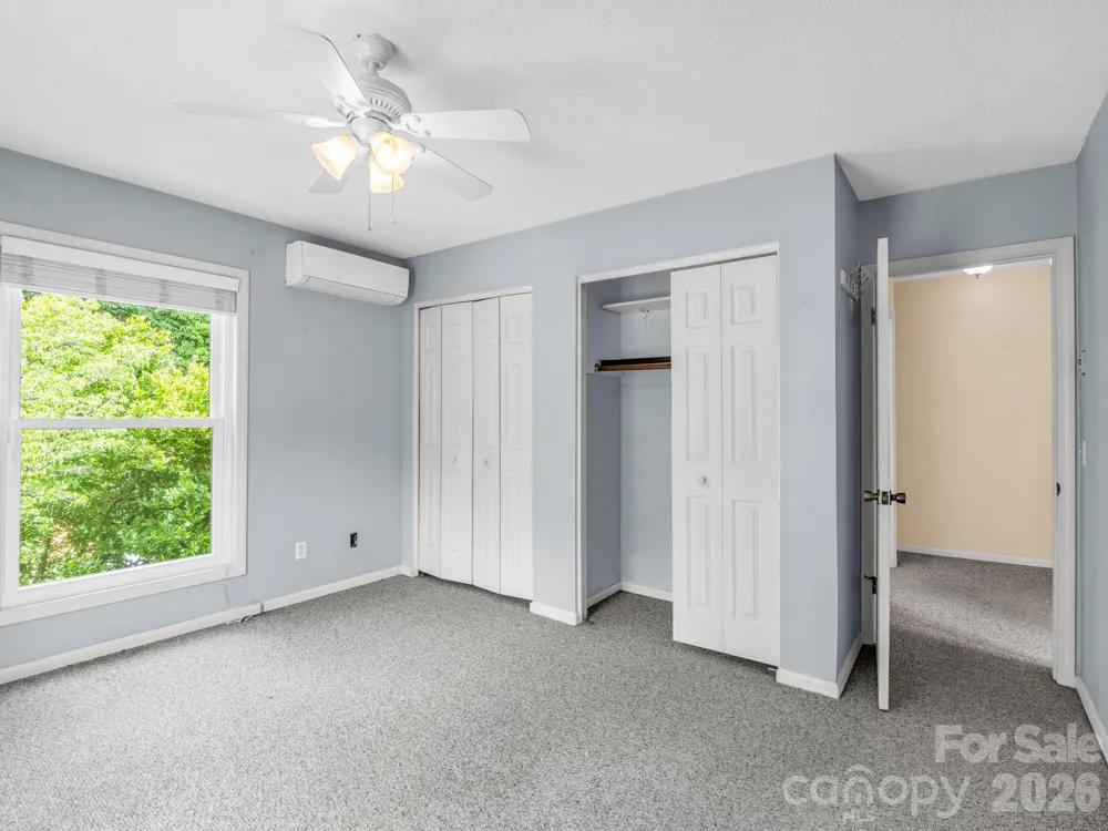 117 Willow Way Hendersonville, NC 28739