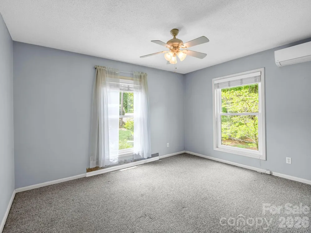 117 Willow Way Hendersonville, NC 28739