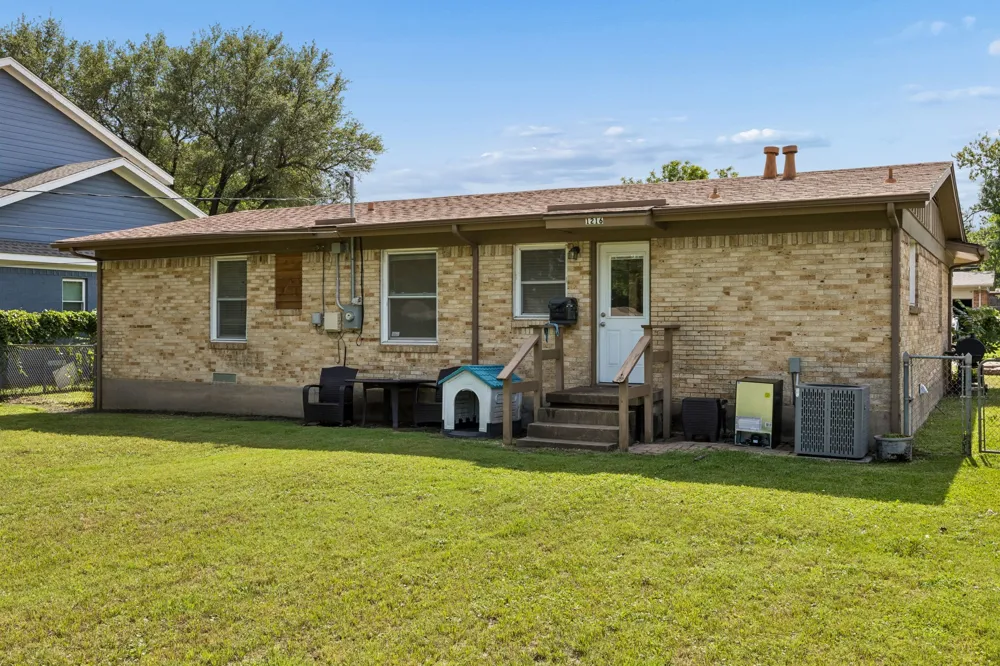 1216 Bluebird Lane Garland, TX 75042