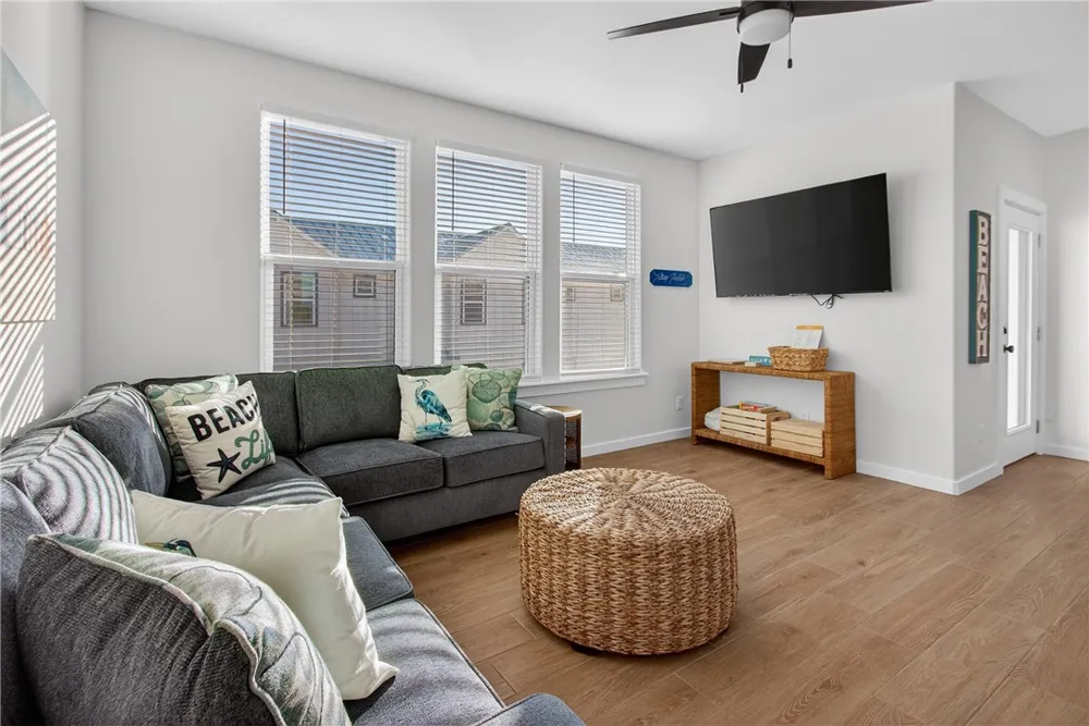 603 E Avenue G #304 Port Aransas, TX 78373