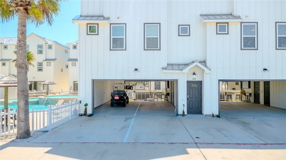 603 E Avenue G #304 Port Aransas, TX 78373