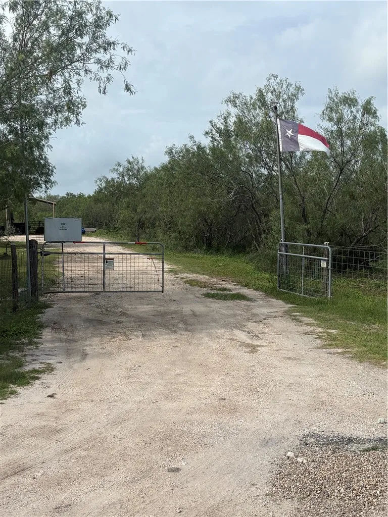 6995 County Road 12 Bishop, TX 78343