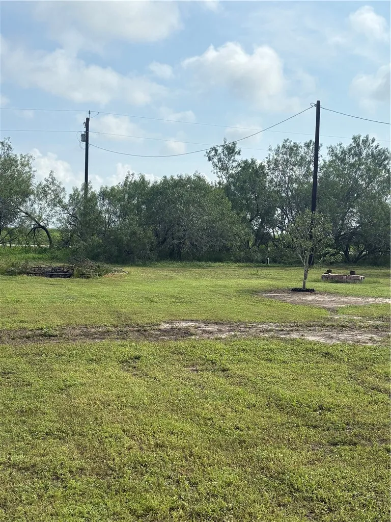 6995 County Road 12 Bishop, TX 78343