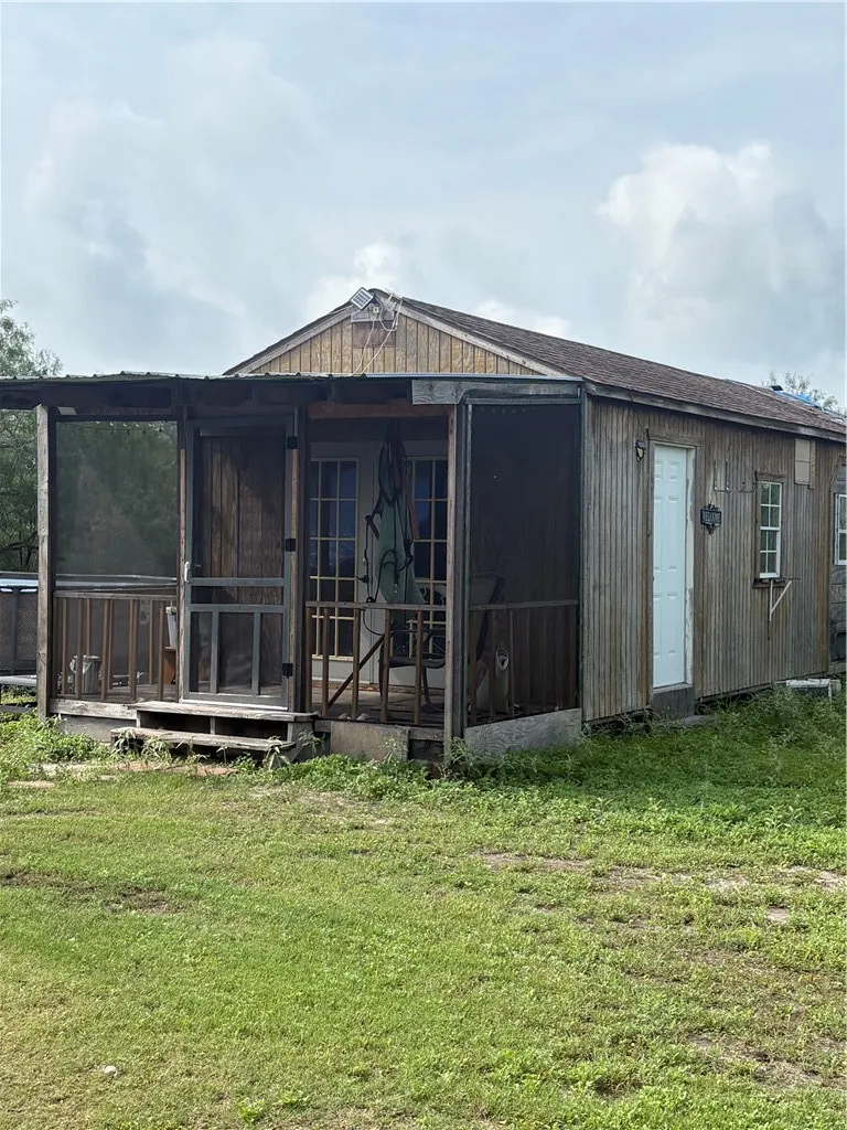 6995 County Road 12 Bishop, TX 78343