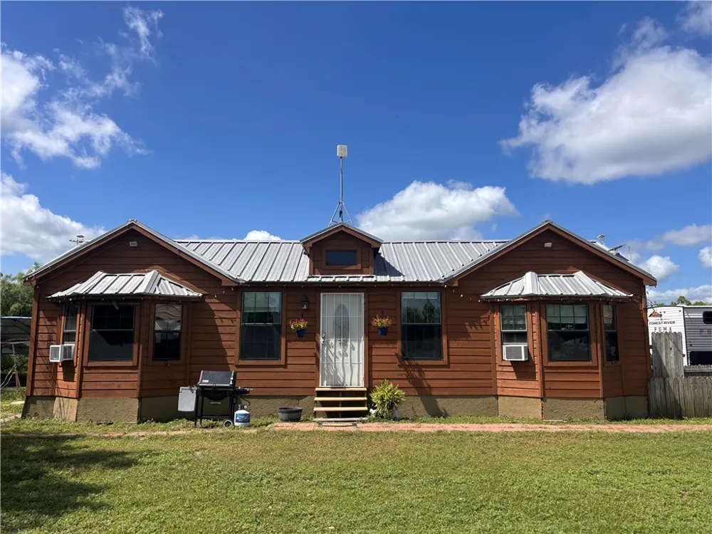 6995 County Road 12 Bishop, TX 78343