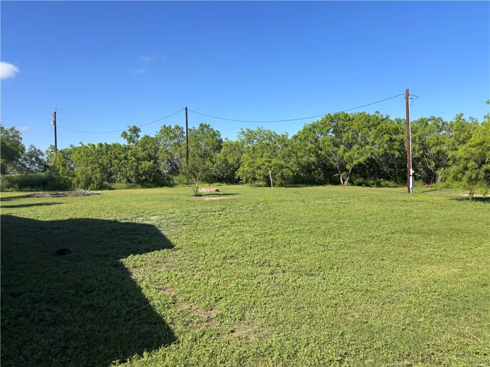 6995 County Road 12 Bishop, TX 78343