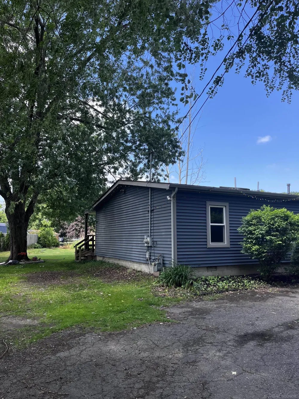 351 Center Street Algonac City, MI 48001