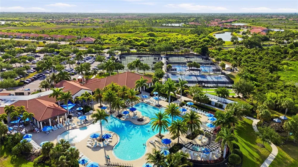 10805 TARFLOWER DRIVE #101 Venice, FL 34293