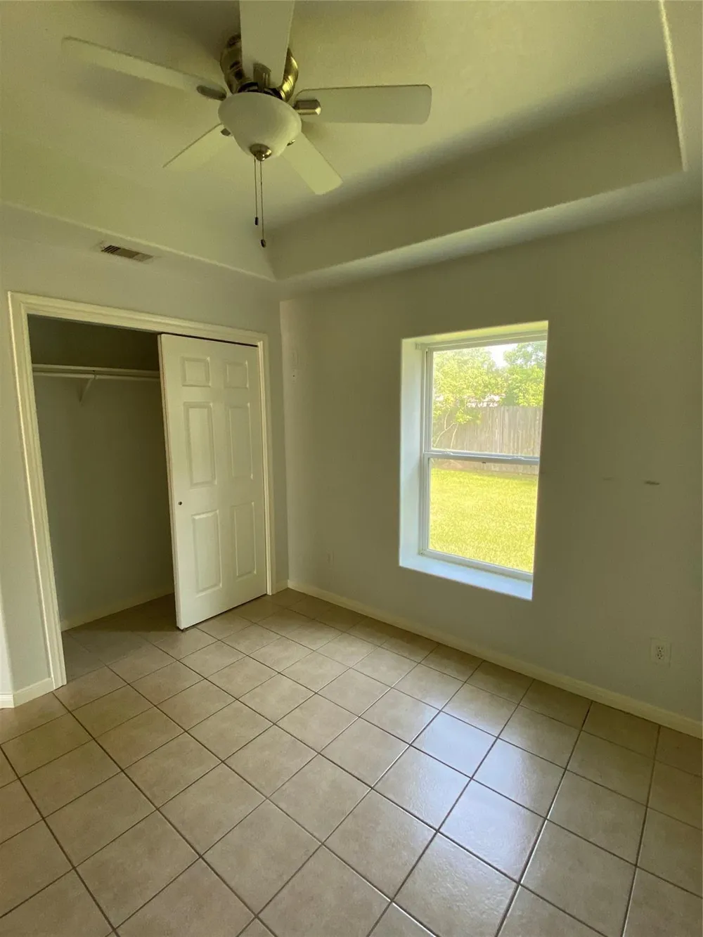 3815 Putnam Drive Bacliff, TX 77518