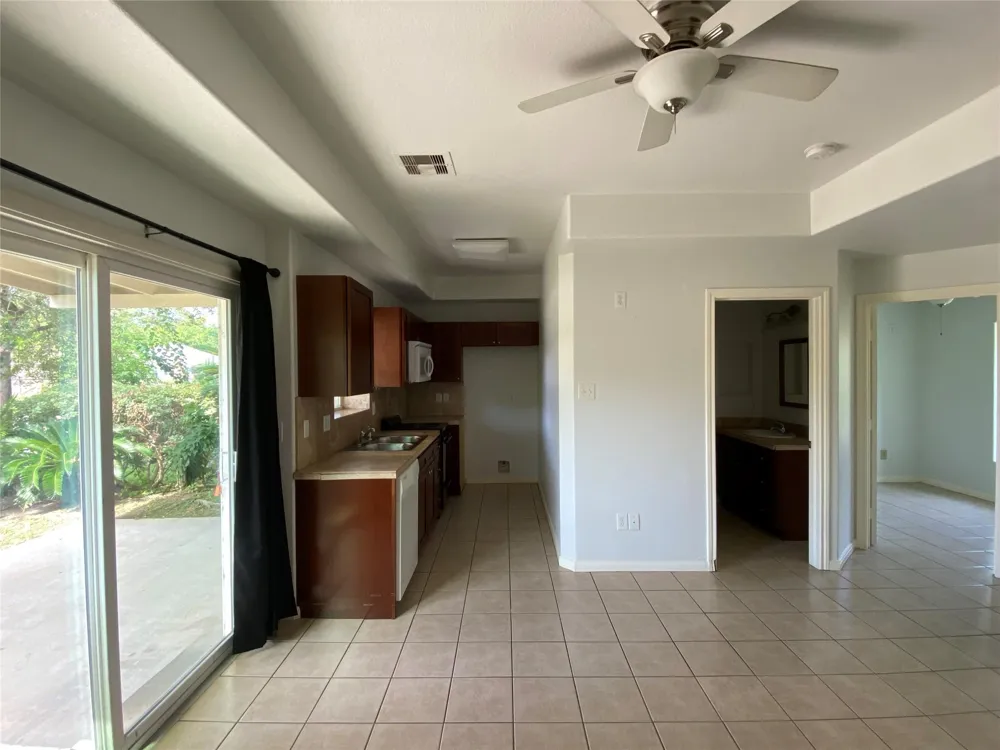 3815 Putnam Drive Bacliff, TX 77518