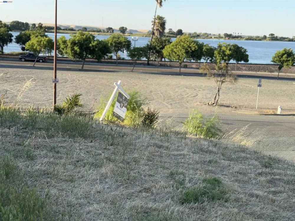 301 W 3rd. Antioch, CA 94509