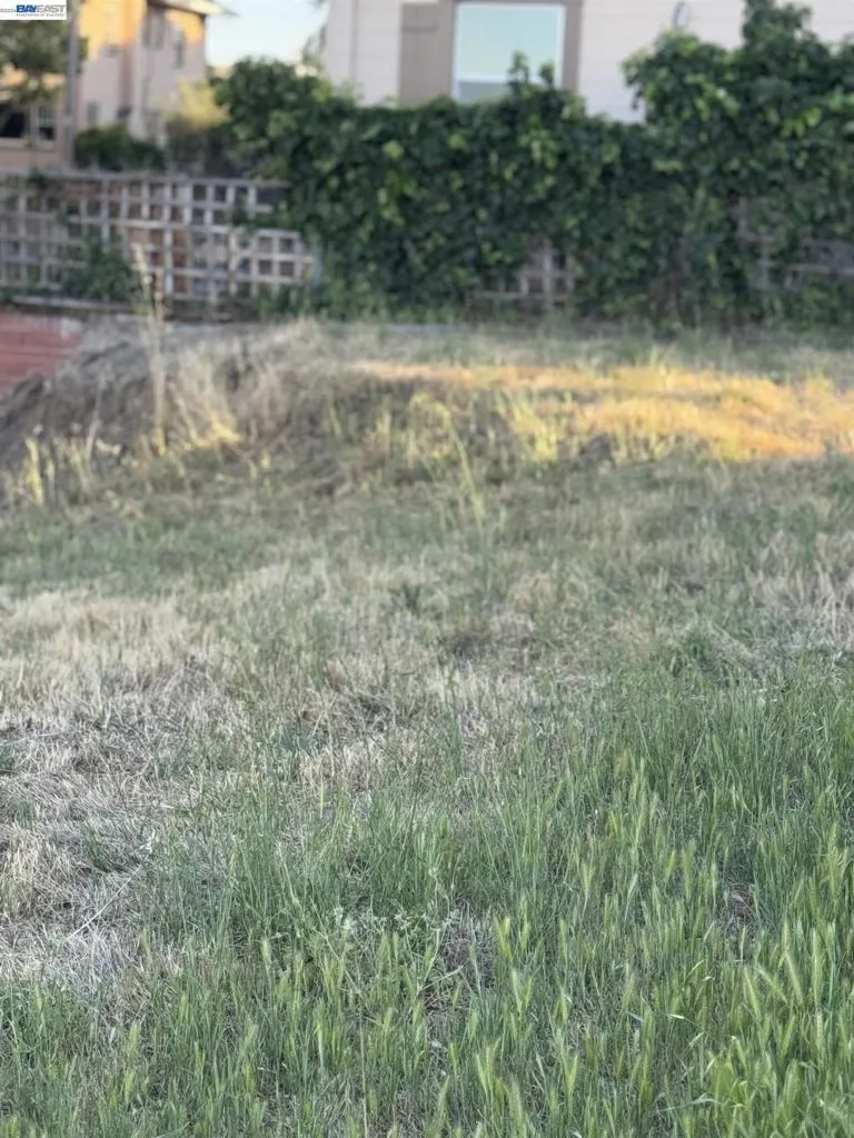 301 W 3rd. Antioch, CA 94509