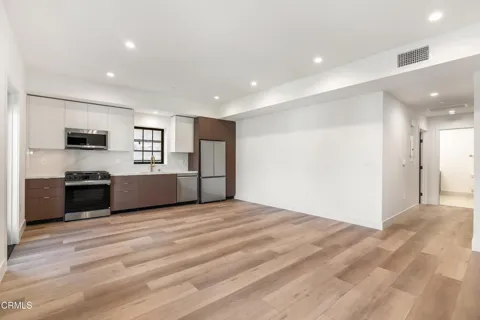 139 S Oak Knoll Avenue #204