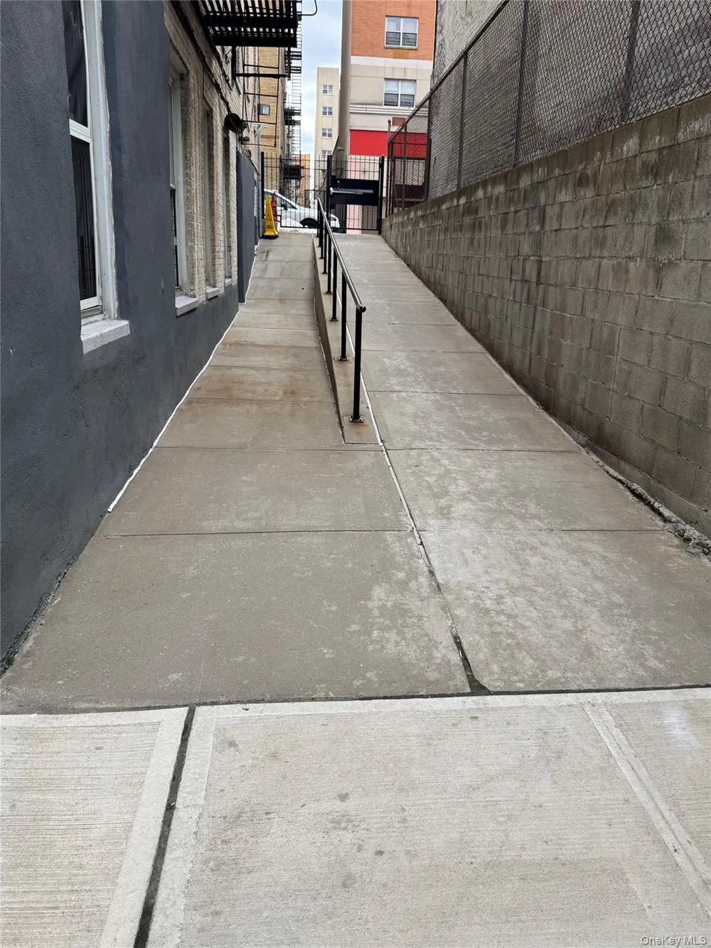 2081 Cruger Avenue Cruger #1K Bronx, NY 10462