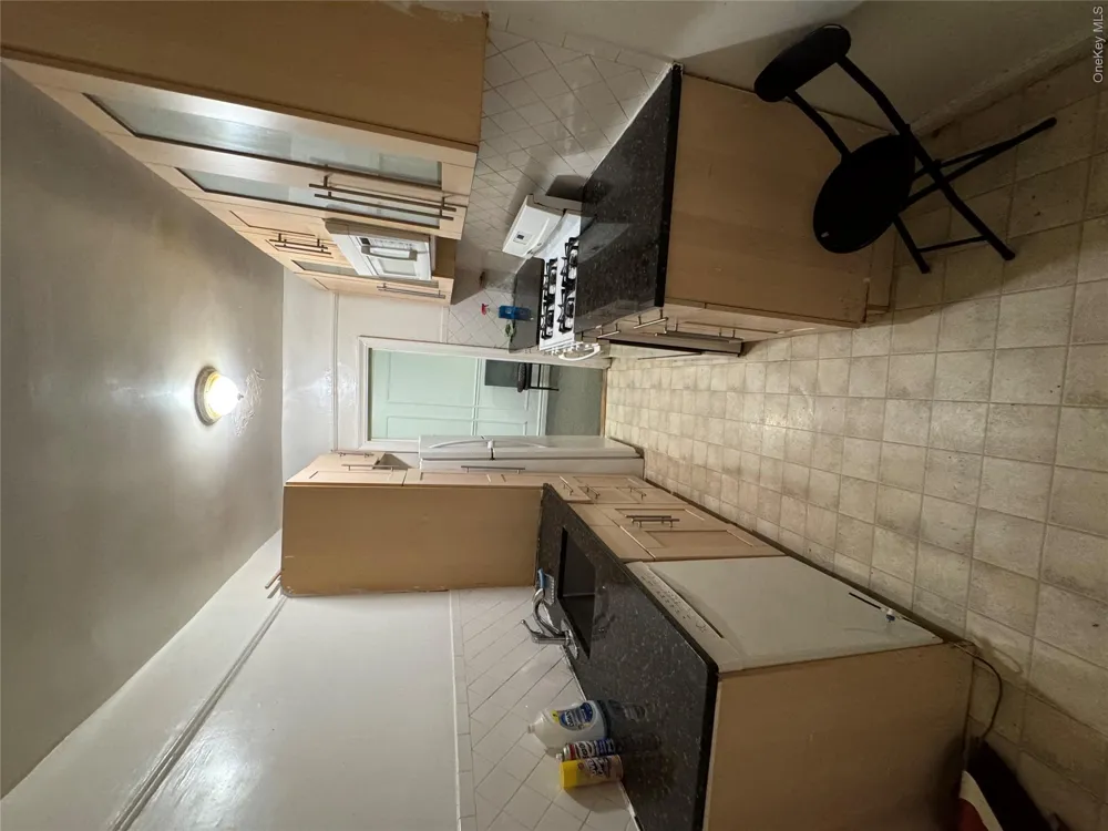2081 Cruger Avenue Cruger #1K Bronx, NY 10462