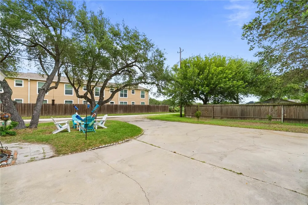 1638 W Palm Drive Aransas Pass, TX 78336