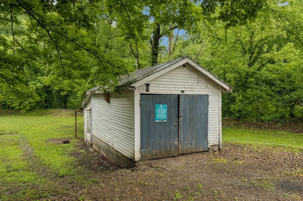 923 Highway 100 W Centerville, TN 37033