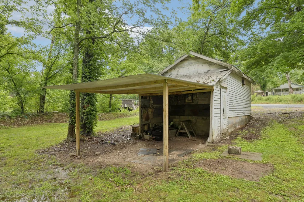 923 Highway 100 W Centerville, TN 37033