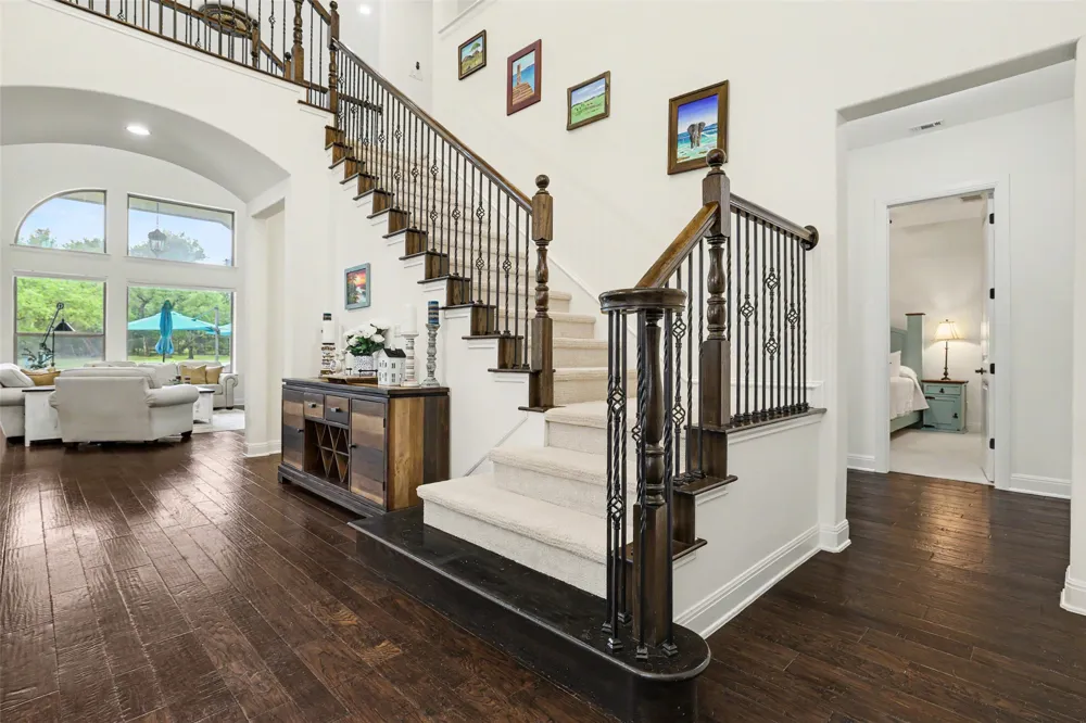 213 Vista Lane Georgetown, TX 78633