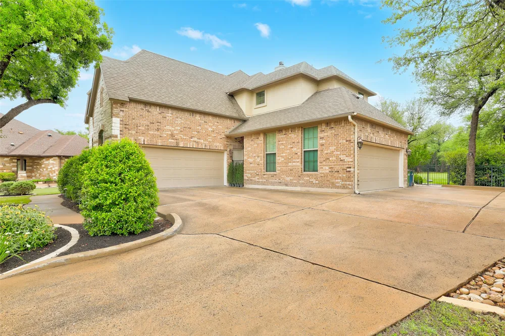 213 Vista Lane Georgetown, TX 78633