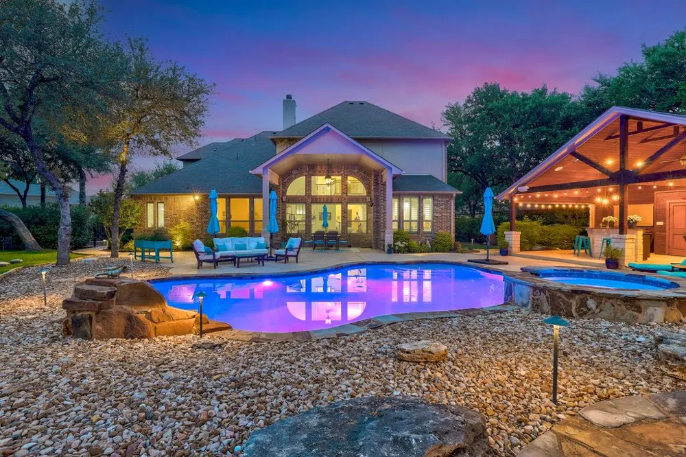 213 Vista Lane Georgetown, TX 78633
