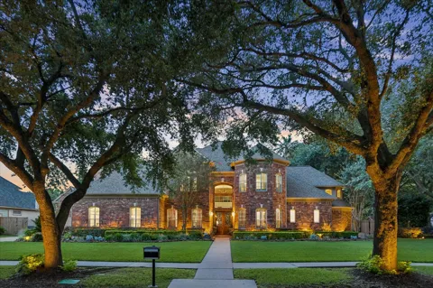 624 Lakeshore Drive
