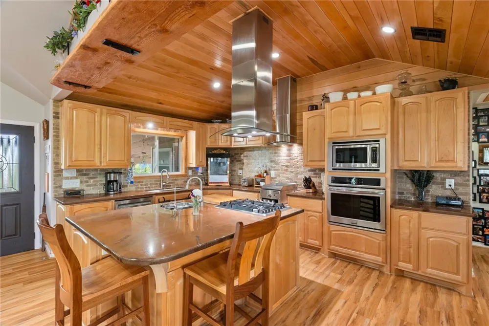 318 County Road 3032 Orange Grove, TX 78372