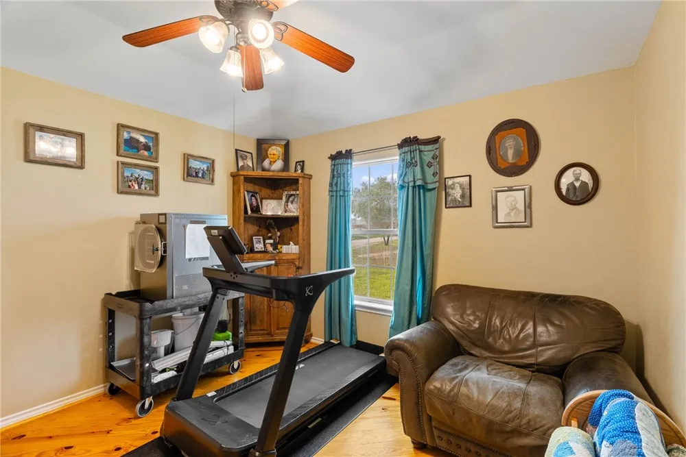318 County Road 3032 Orange Grove, TX 78372