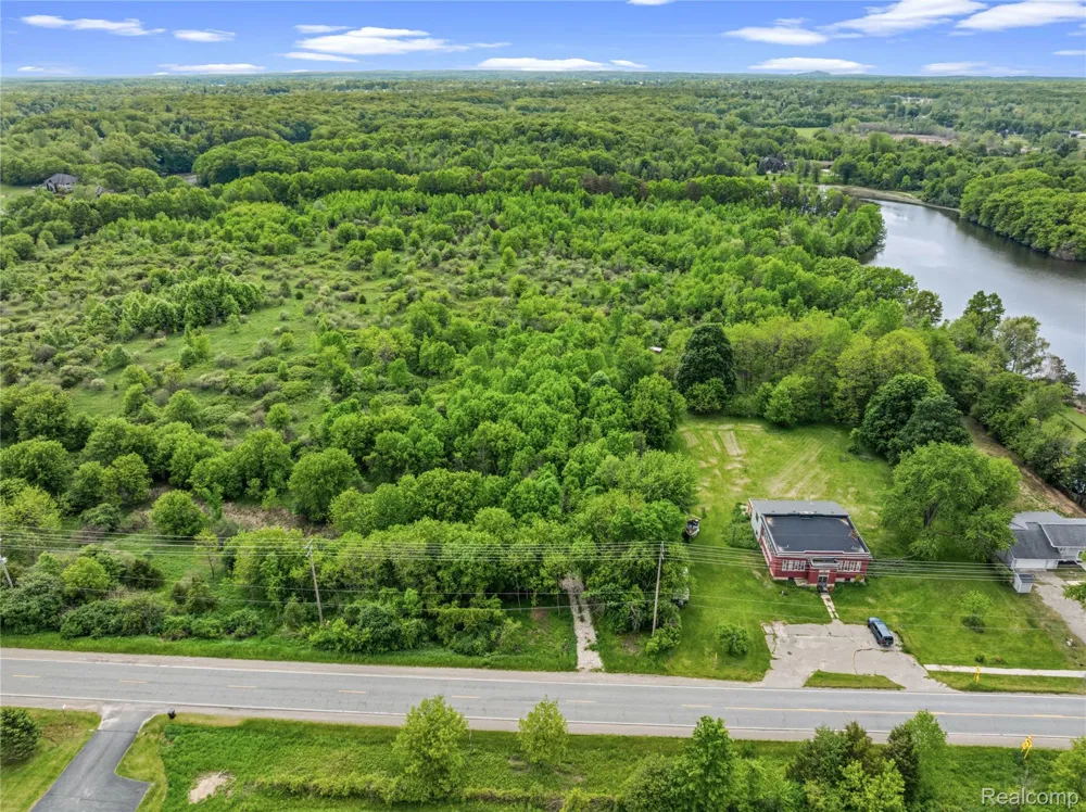 9200 Perry Road Atlas Township, MI 48411