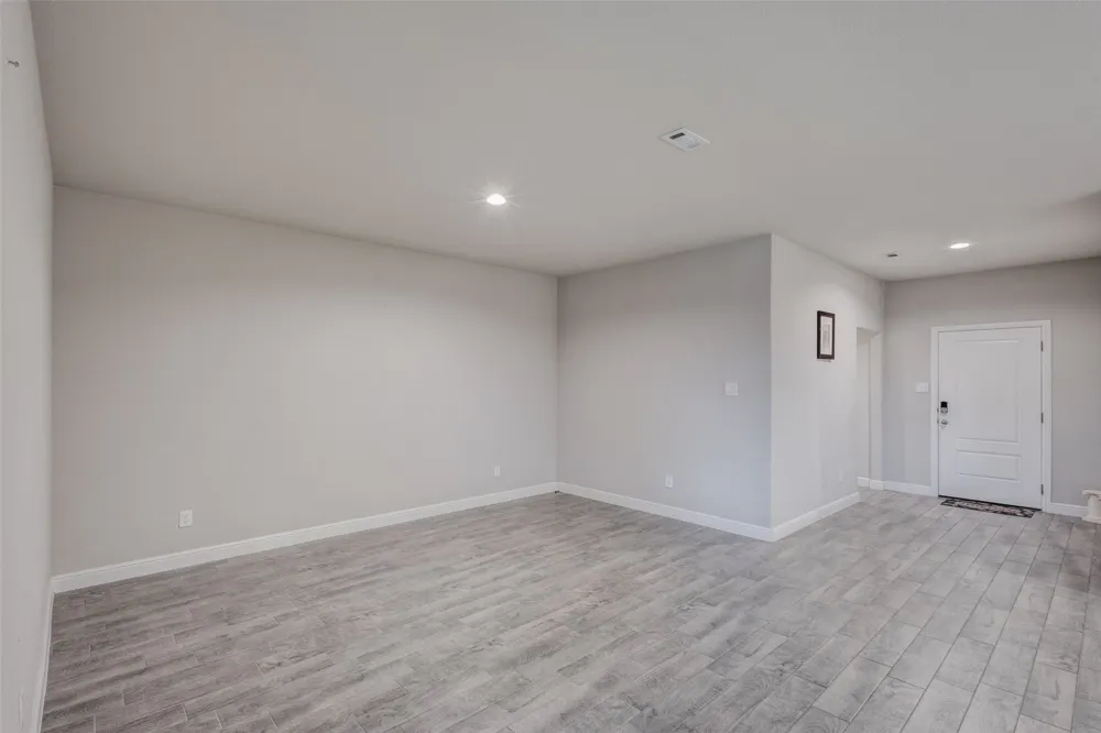 1221 Rolling Meadows Drive Cedar Hill, TX 75104