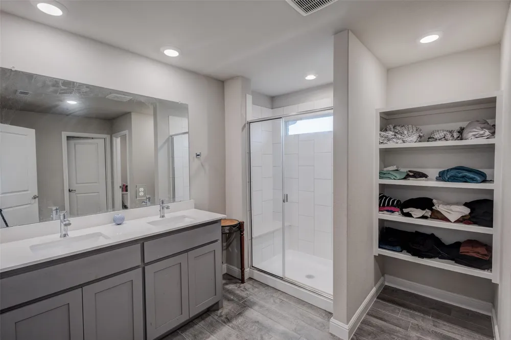 1221 Rolling Meadows Drive Cedar Hill, TX 75104