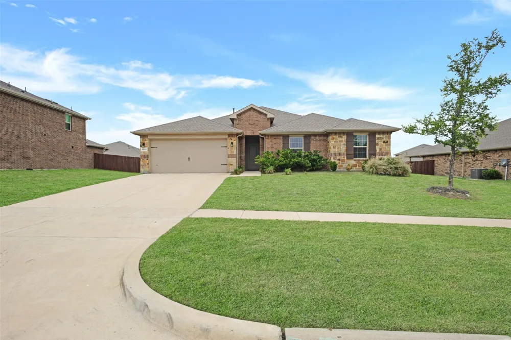 1221 Rolling Meadows Drive Cedar Hill, TX 75104