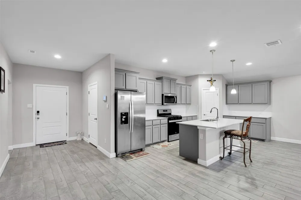 1221 Rolling Meadows Drive Cedar Hill, TX 75104