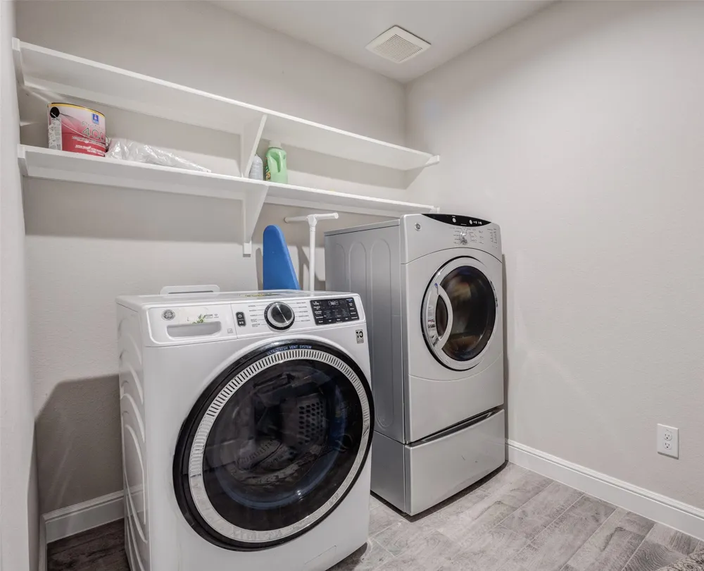1221 Rolling Meadows Drive Cedar Hill, TX 75104