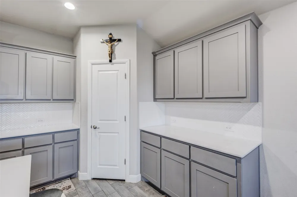 1221 Rolling Meadows Drive Cedar Hill, TX 75104
