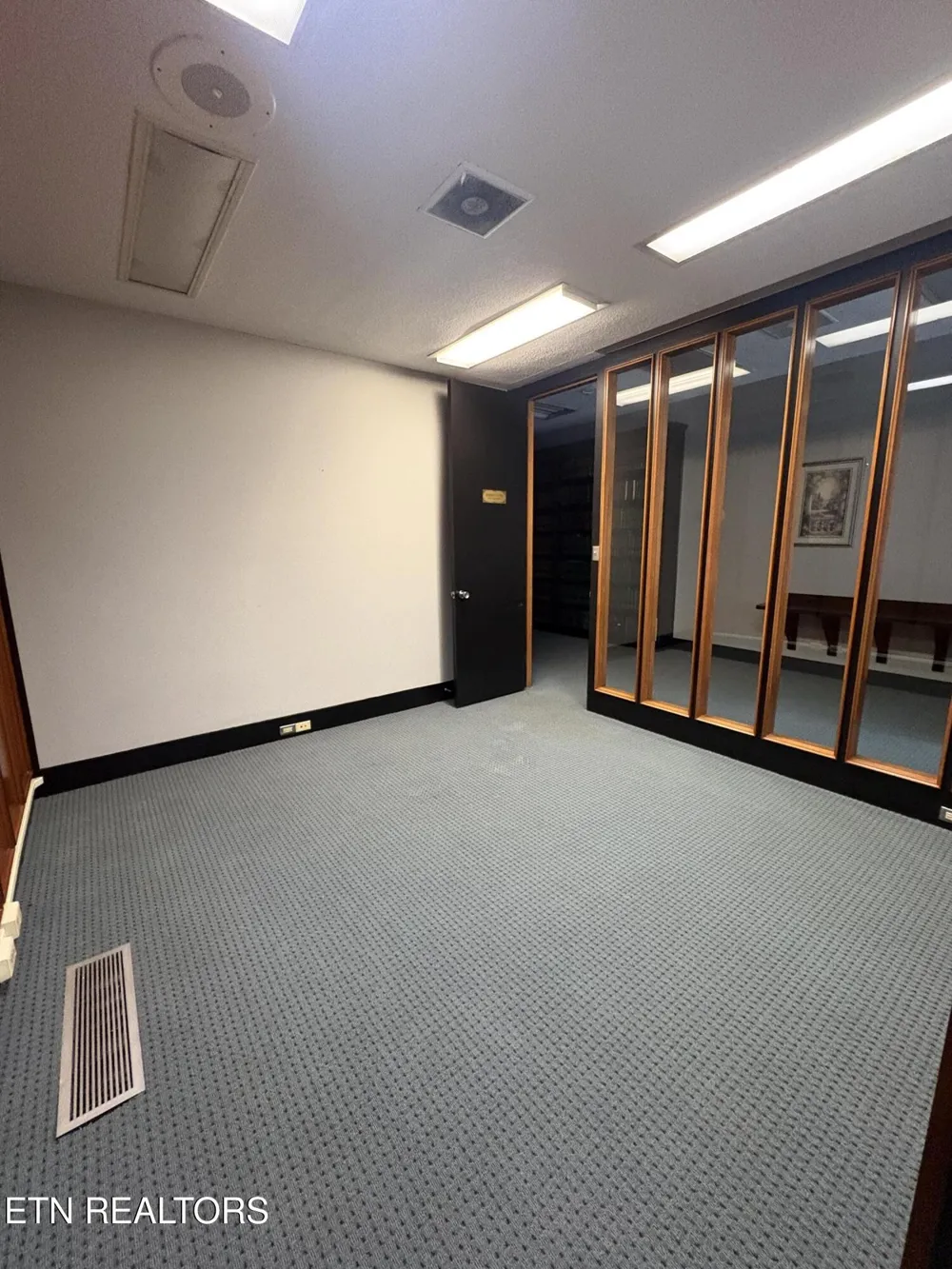 100 E Race St Kingston, TN 37763