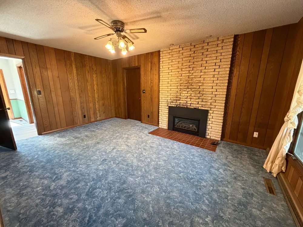 814 11th Avenue SE Roseau, MN 56751