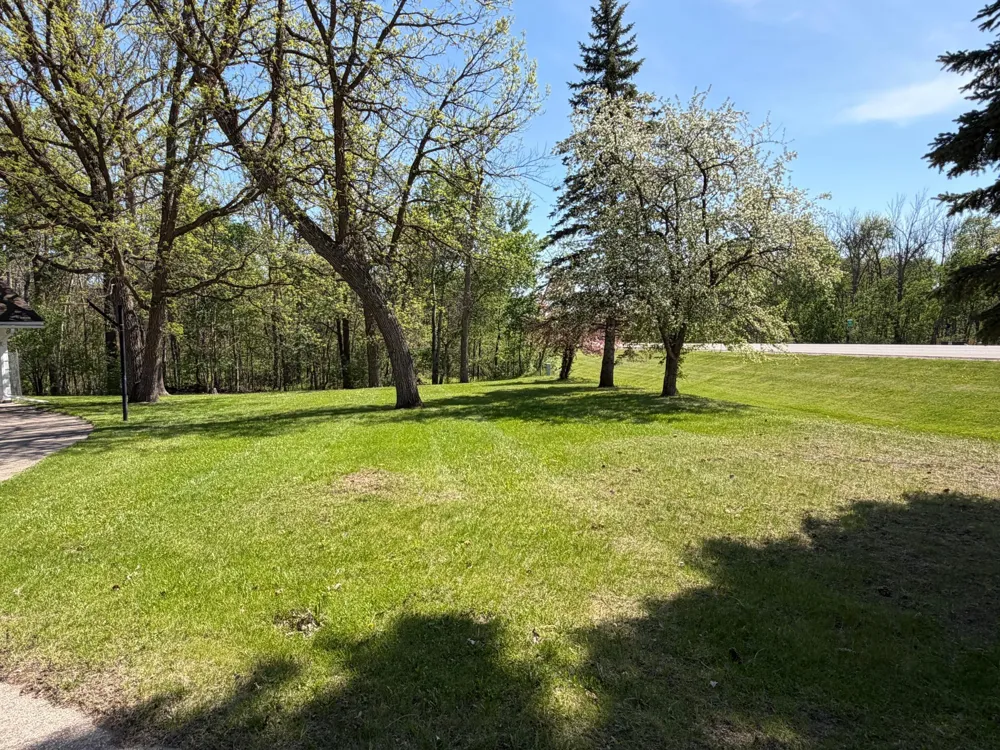 814 11th Avenue SE Roseau, MN 56751