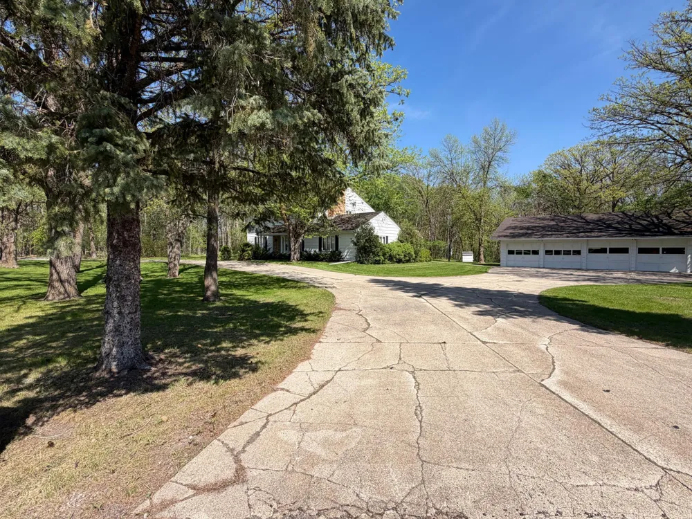 814 11th Avenue SE Roseau, MN 56751