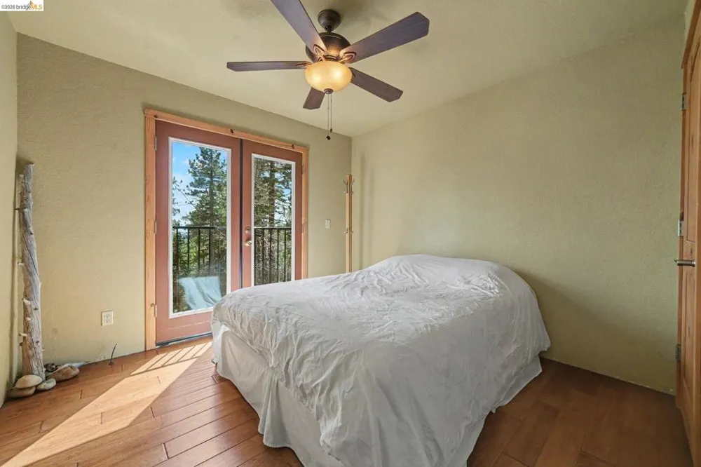 1361 Summit View Rd Arnold, CA 95223