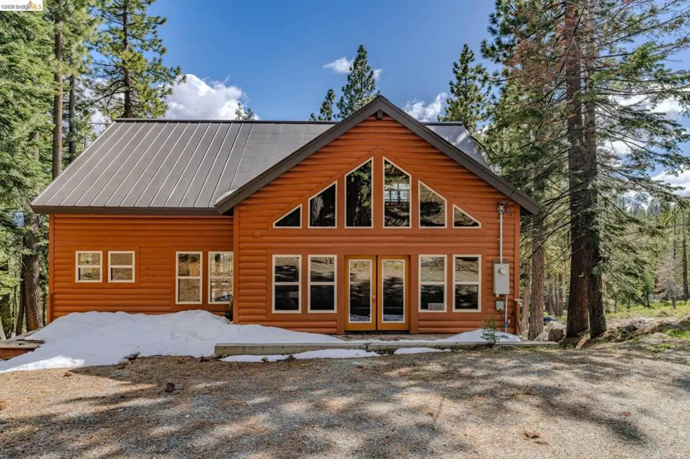 1361 Summit View Rd Arnold, CA 95223